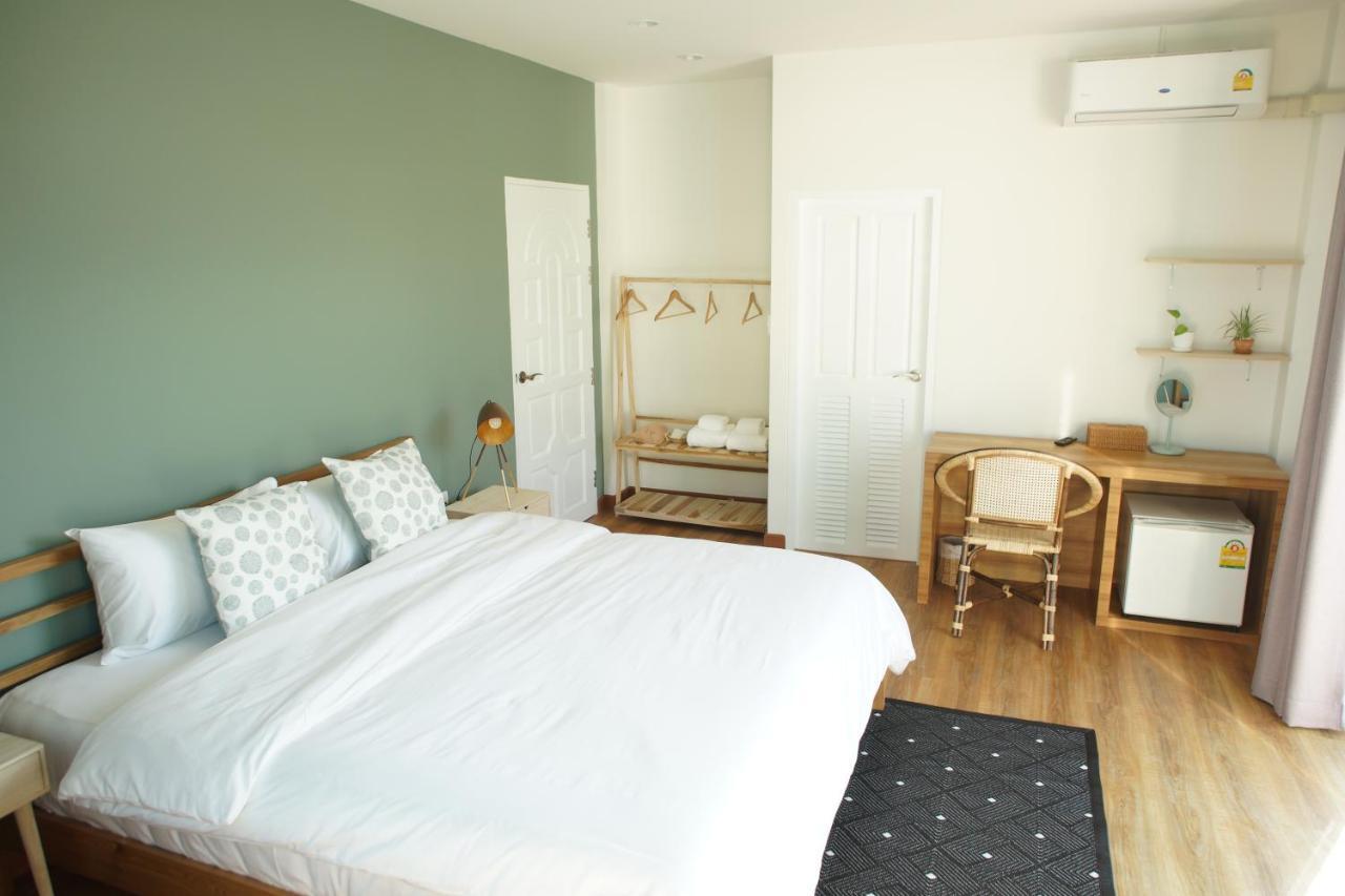Breadfruit Hostel Τσιάνγκ Μάι Εξωτερικό φωτογραφία