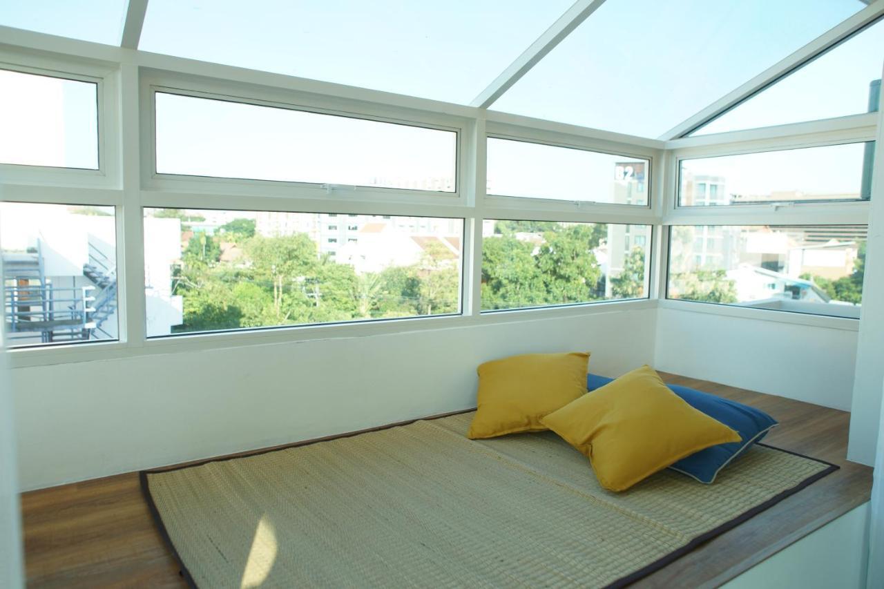 Breadfruit Hostel Τσιάνγκ Μάι Εξωτερικό φωτογραφία