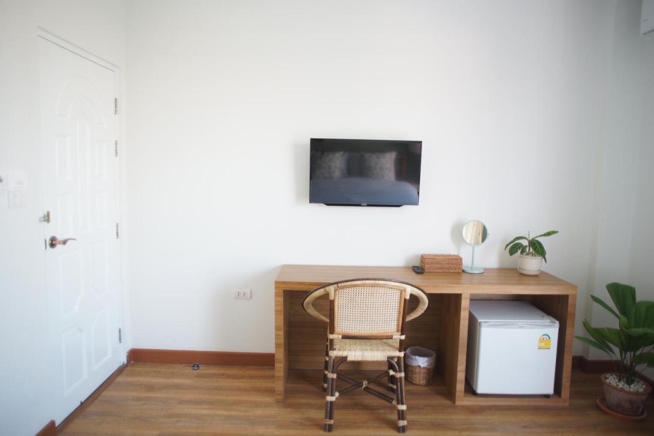 Breadfruit Hostel Τσιάνγκ Μάι Εξωτερικό φωτογραφία
