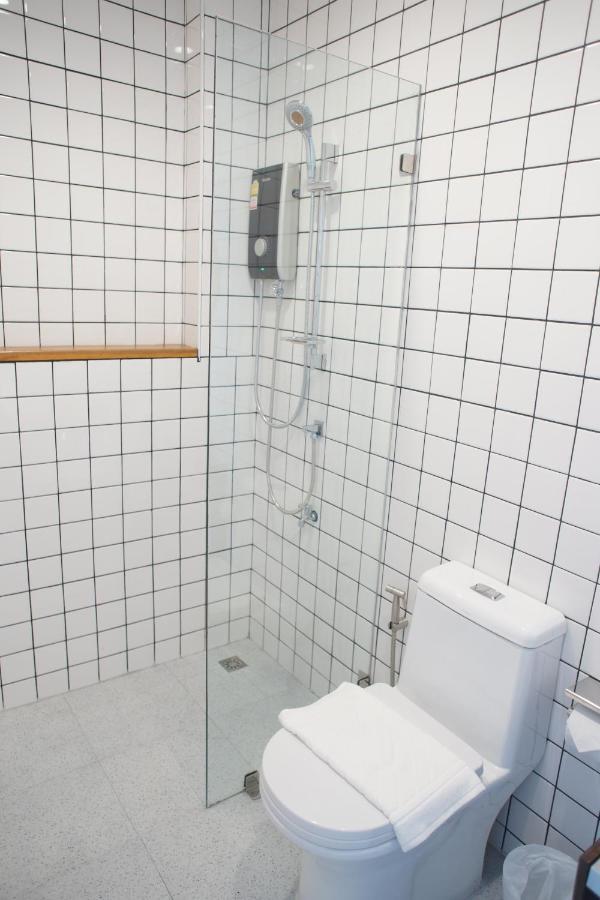 Breadfruit Hostel Τσιάνγκ Μάι Εξωτερικό φωτογραφία